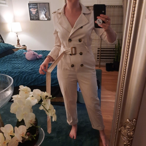✨HOST PICK✨ double breasted trenchcoat belted jumpsuit sz 6-10 - Picture 2 of 4